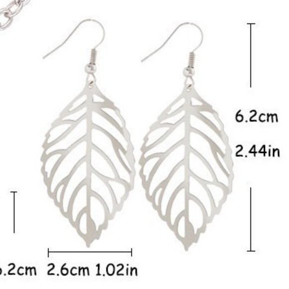 Lightweight Silver Metal Leaf Dangle Earrings NEW - Picture 6 of 7